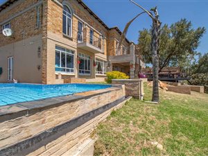 7 Bed House in Floracliffe