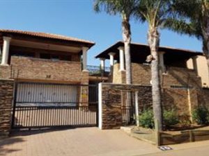 3 Bed House in Highveld