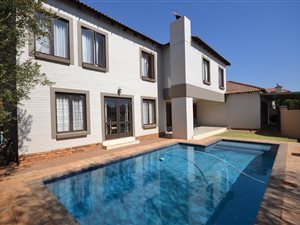 4 Bed House in Rose Acres Estate