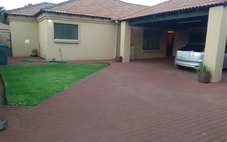 3 Bedroom House in Hesteapark