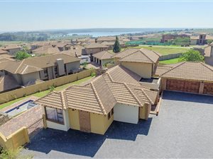 4 Bed House in Bankenveld