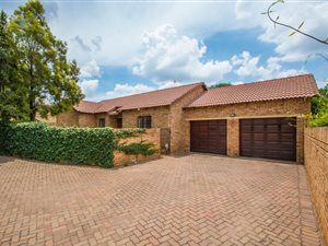 3 Bed Townhouse in Ruimsig