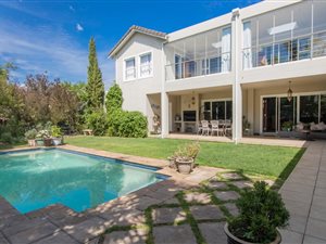 4 Bed House in Silvertree Estate