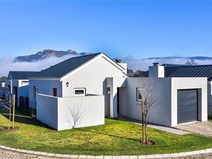 2 Bed Townhouse in Paarl