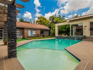 4 Bed House in Alphen Park
