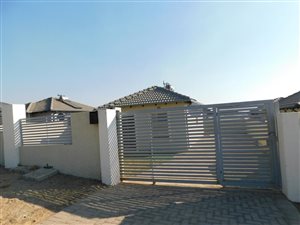 3 Bed House in Riverside View