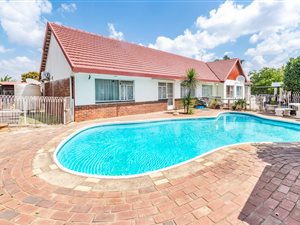 4 Bed House in Dewetshof
