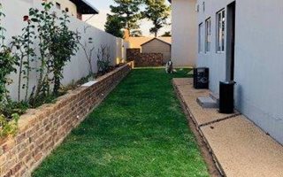 1 Bedroom Garden Cottage in Carlswald North Estate