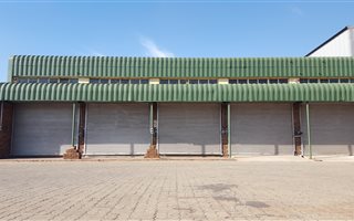 450 m² Industrial space in Roodekop