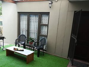 1 Bedroom Garden Cottage in Briza