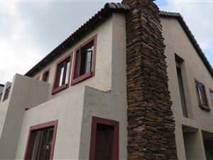 4 Bed House in Leeuwenhof Estate