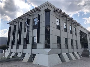 1087 m² Office Space in Parkmore