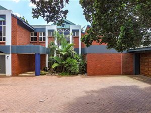 5 Bed House in Meerensee