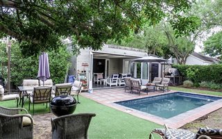 6 Bedroom House in Die Boord