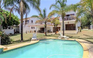 9 Bedroom House in Waterkloof Ridge