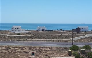 764 m² Land available in Da Gama Bay