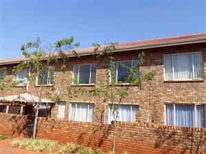 3 Bed Apartment in Sinoville