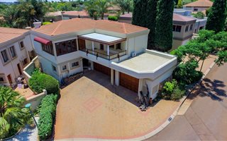 3 Bedroom Cluster in Centurion Golf Estate