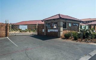2 Bedroom Townhouse in Liefde en Vrede