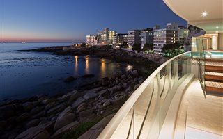 3 Bedroom Apartment in Bantry Bay