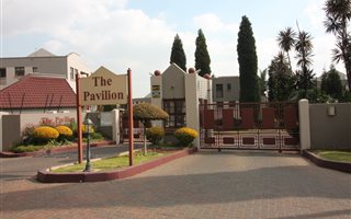 3 Bedroom Townhouse in Dowerglen and Ext
