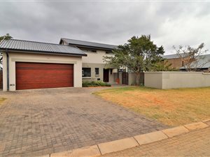 3 Bed House in Sonheuwel