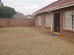 3 Bed House in Riamarpark