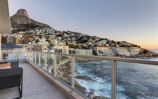 2 Bedroom Apartment in Bantry Bay