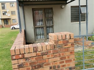 2 Bed Flat in Madadeni
