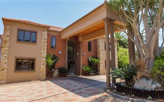 5 Bedroom House in Lovemore Park