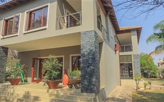 4.5 Bedroom House in Sable Hills Waterfront Estate
