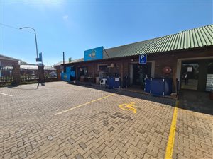 943 m² Commercial space in Hennopspark