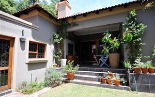 4 Bedroom House in Alphen Park