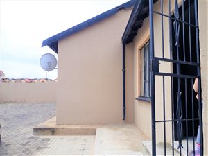 3 Bed House in Klipfontein View