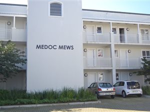 2 Bed Flat in Nuutgevonden