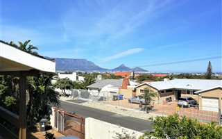 6 Bedroom House in Milnerton Central