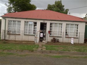 2 Bedroom House in Dewetsdorp