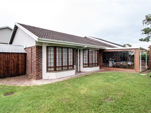 3 Bedroom Simplex in Hatton Estate