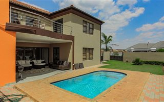 4 Bedroom House in Monavoni