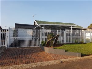 4 Bed House in Klopperpark