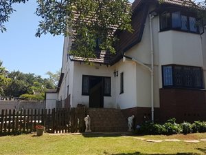 4 Bed House in Montclair