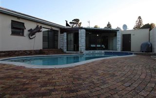 5 Bedroom House in Tableview