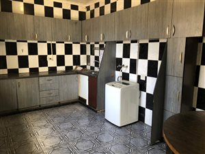 6 Bed House in Vrededorp