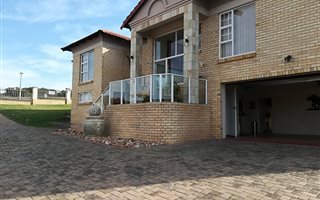 5 Bedroom House in Mossel Bay Central