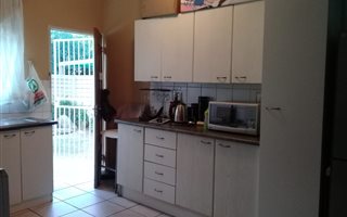 2 Bedroom Garden Cottage in Sunward Park