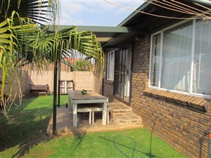 2 Bed Townhouse in Highveld