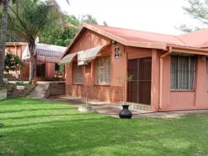 5 Bed House in Egerton