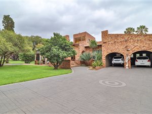 27.9 ha Farm in Kameeldrift West