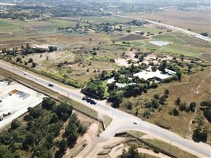 8.5 ha Commercial Farm in Glen Austin AH