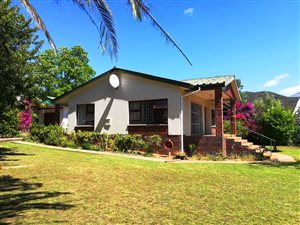 2 Bedroom House in De Rust